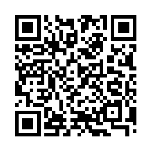 一个高高壮壮脸膛红润的老人﨣是屋里二维码生成