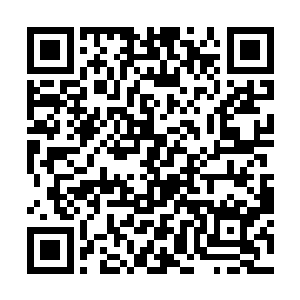 一卷长六米宽三米的麻布由三个女人拿到凌菲这里来二维码生成