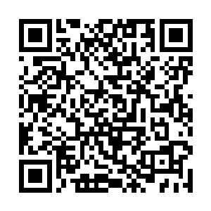 一名罗刹门显圣高手顶着盾牌狂冲向破法弓联合阵营二维码生成