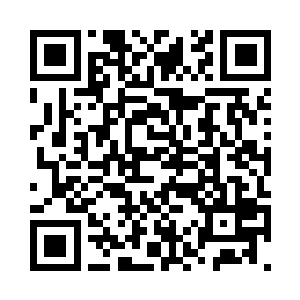 一名身穿蓝色华贵长袍的青年厉声道二维码生成