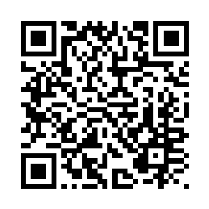 一头紫发气质飘然的女子走了出来二维码生成