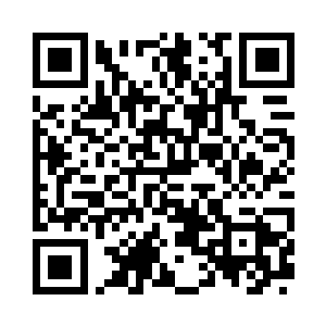 一座巨大的拱形门出现在马车夫的视野中二维码生成