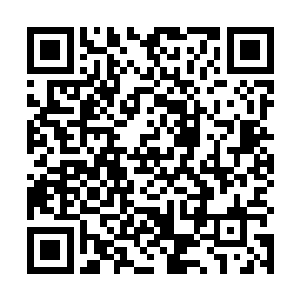 一直都是天真活泼的唐菲菲从来都是一个很爱笑的女孩二维码生成