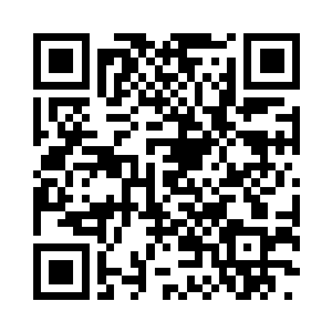 一眼就看到前方的四面上下推拉的白板上二维码生成