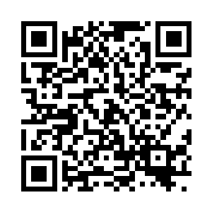 一群商贾和名媛全都看向了一脸阴郁的我二维码生成