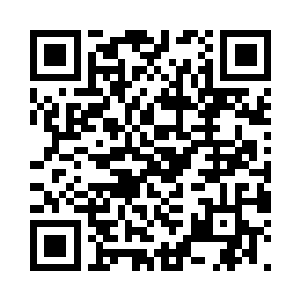 一脸惊愕的看着挡在自己面前的宋青山二维码生成