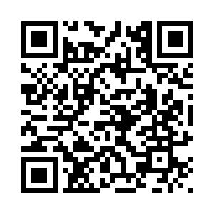 一艘楞红楞红的大船徐徐靠上码头二维码生成