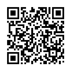 一边偷偷地注视着旁边凶神恶煞的中国士兵二维码生成