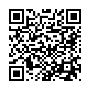 一边的电脑屏幕上就出现了格伦做鬼脸的动作二维码生成