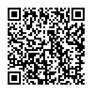 一进教室就把苏雨柔与冷轩同坐一辆车来的事情给班上的同学说了二维码生成
