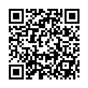 一道巨大的手影朝着祖光龙逃跑的方向飞去二维码生成