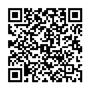 一阵强烈的白光也忽然从轩辕剑的剑锋上激荡而出二维码生成