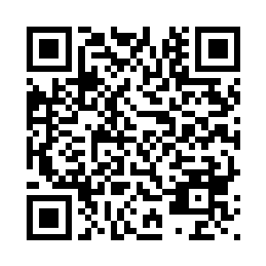 丁叮也是在旁边的椅子上坐了下来二维码生成