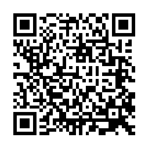 丁羽在写好了这些注意的事项之后这才把纸张交给了麦兜的父亲二维码生成
