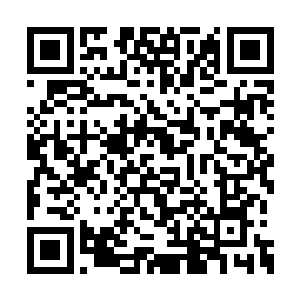 万俟凌轩自然又把注意力放在了上官烟岚的身上二维码生成