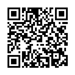 三人开始疯狂的挥动手中的玄铁剑二维码生成