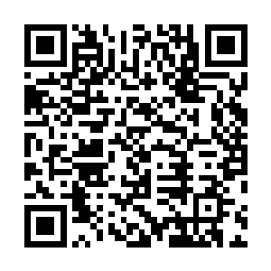 不过这时候巴克把叶明静夹带的点心给姑娘们分享的时候二维码生成