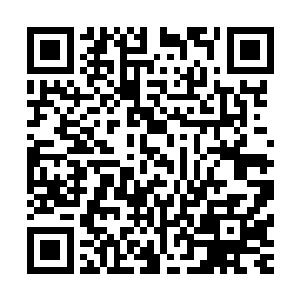 与此同时冲过来的五架太阳系的战机立刻被火红色的光柱锁定二维码生成
