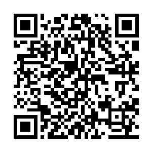 且不说那些与公司有着千丝万缕联系的企业会不会聘用他二维码生成