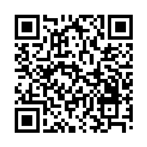 两个人就好像那些初谈恋爱的小情郎一样二维码生成