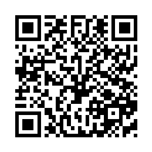两个人的身形好似化成了一个人的身形二维码生成