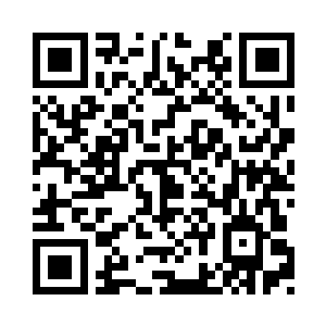 中年男子一下车一双眼珠子就骨溜溜的转动二维码生成