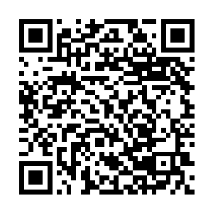 中年jing官明显对这个比他还要年轻一些的jing察非常的尊重二维码生成