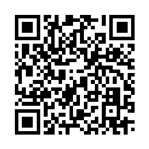 临走的时候他找到白发苍苍的村长二维码生成