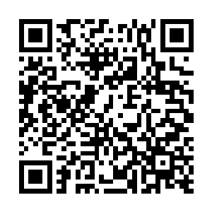 云床两边各有一个巨大的香炉正袅袅的散发着柔和的轻烟二维码生成