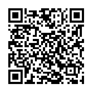 亵衣半遮凹凸身段的云知秋陪在水中帮他擦洗着身子二维码生成