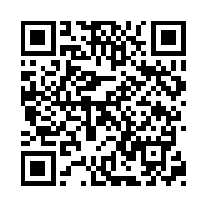 人群中一个还上小学的十三岁娃娃突然大声道二维码生成