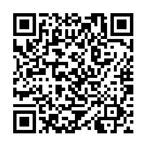 今天中午我们已经在街区的广告栏上张贴了宣传海报二维码生成