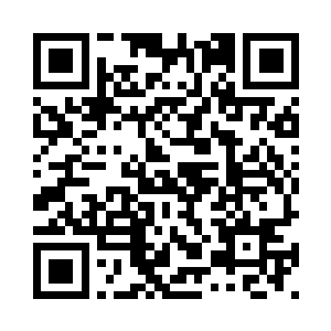 从口袋之中掏出了一个红色的竹筒二维码生成