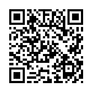 从头上拔了一根头发下来递给了赵纯良二维码生成
