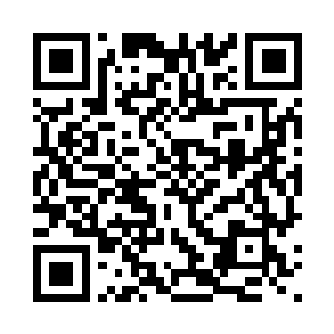 从自己的腰带上面解下了一个锦囊二维码生成