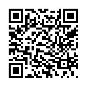 仔细的摩挲了一会儿修筑广场的石板二维码生成