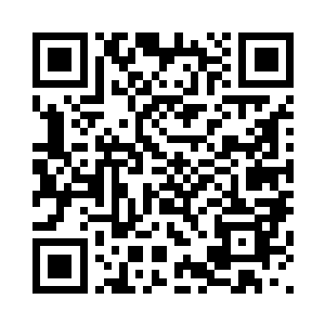 他一眼就看到他们手中各种战利品二维码生成