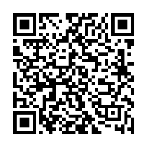 他也还是不愿意眼睁睁地看着女孩一脚踏入一个陷阱二维码生成