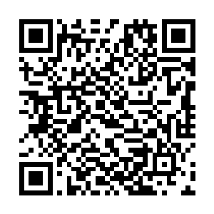 他们可不需要像咱们看露天演唱会那样围在台边人挤人二维码生成