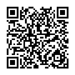 他们完全没注意到在货轮后方几百米处的海水里面二维码生成