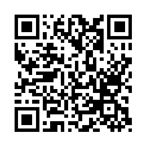 他们现在就是在地上制造出两组凌乱的脚印二维码生成