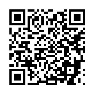 他便瞧见几名便衣以及一些制服警员围在一起二维码生成