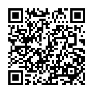 他就会安排这些人盯紧所有知道消息的高层人物二维码生成