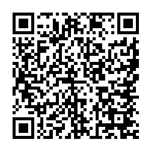 他忘记了一件事情――混沌之气既然能将这只可比天帝战力的巨兽困住二维码生成