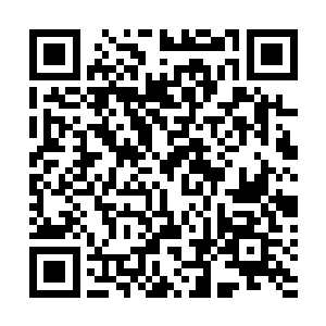 他把还要继续往前走的穆根硬生生拉到自己身后挡起来了二维码生成