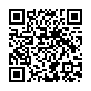 他拉着我的手跟着人群一起向前走去二维码生成