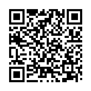 他拿着那片被她撕下的又给她贴了上去二维码生成