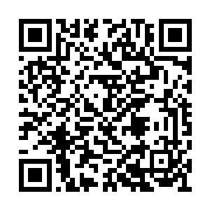 他是在确定了公司第一波产品已经售罄后出发的二维码生成