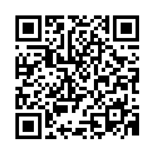 他用华夏语对着前面的人讲了好几次二维码生成