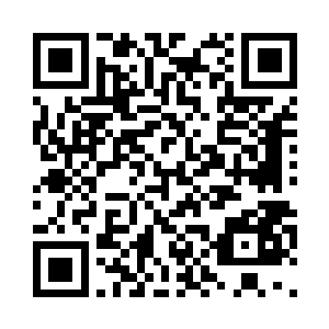 他的手朝着空中的某个地方抓了过去二维码生成
